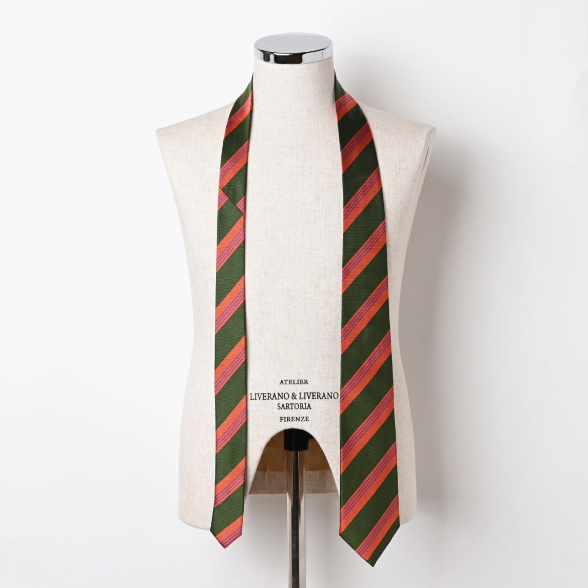 LIVERANO&LIVERANOリヴェラーノリヴェラーノ シルクニットベスト LIVERANO&LIVERANOリヴェラーノリヴェラーノ シルクニットベスト